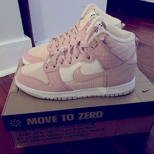 Nike Dunk High LX pink